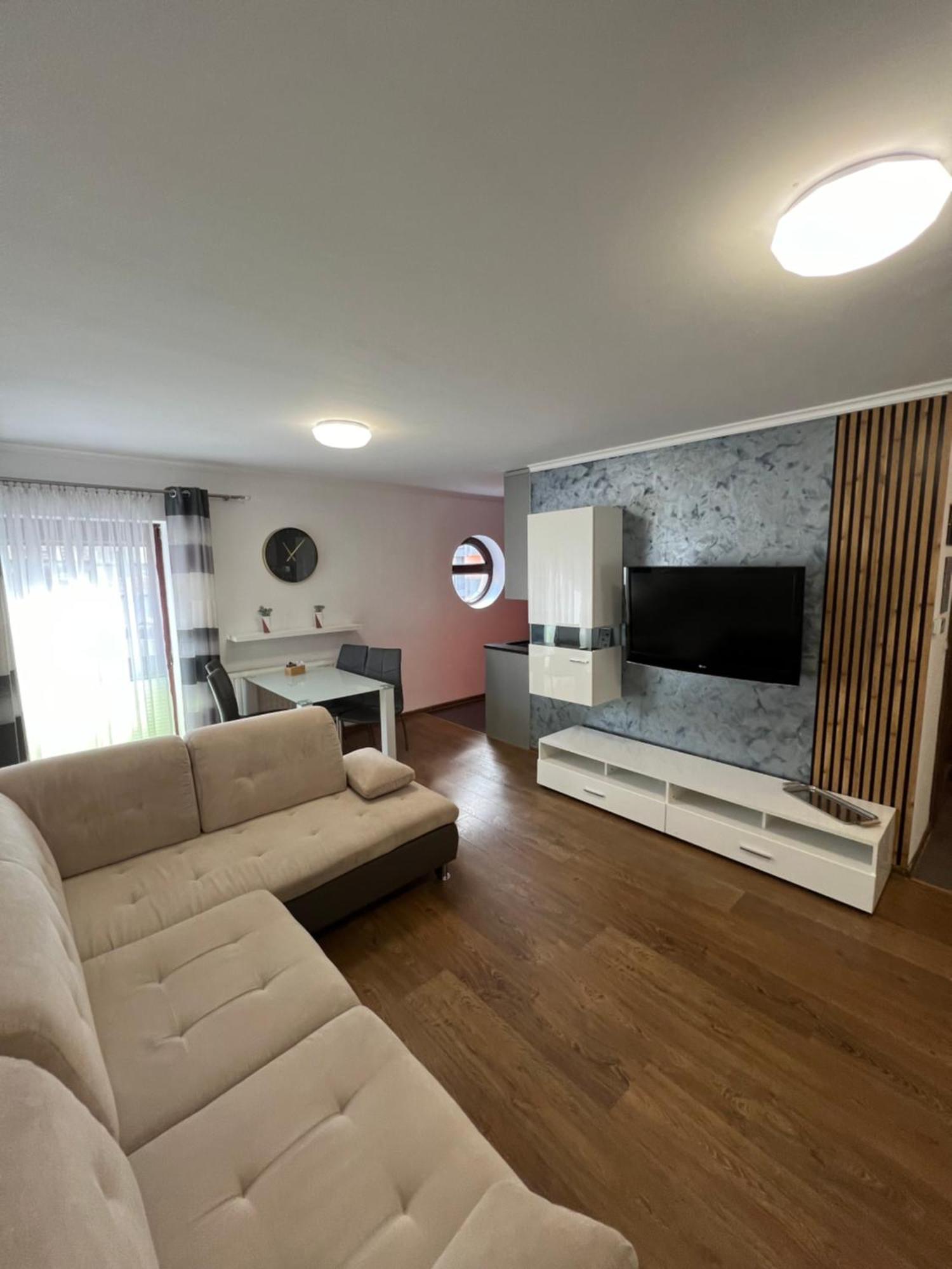 Holiday Apartments Krynica Zdroj Buitenkant foto